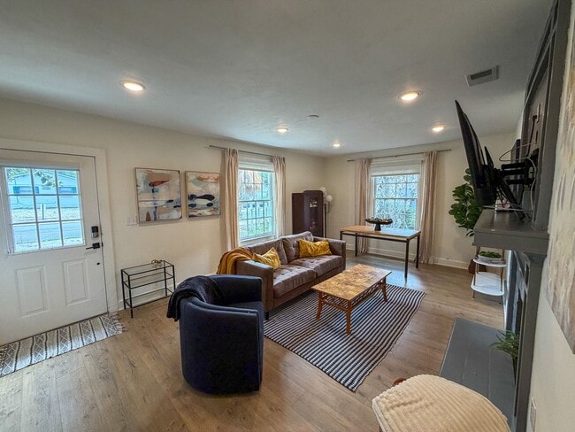919 SW 6th Ave Unit House