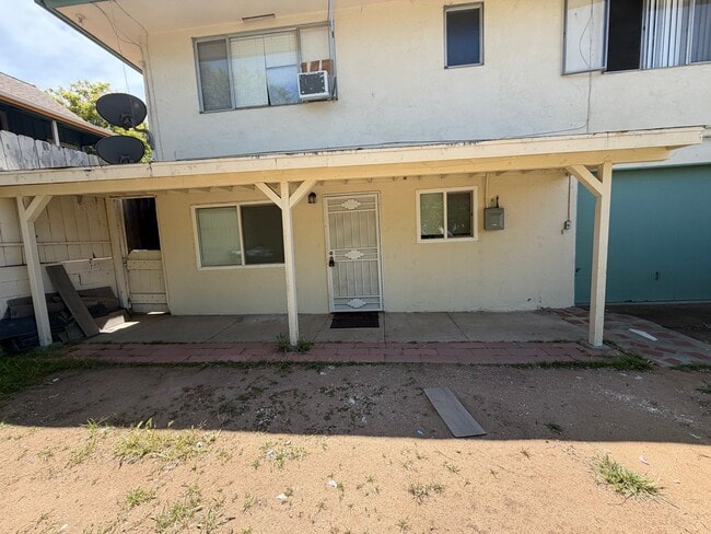 Building Photo - Escondido 1 bedroom 1 bath apartment for rent Unit 622-B
