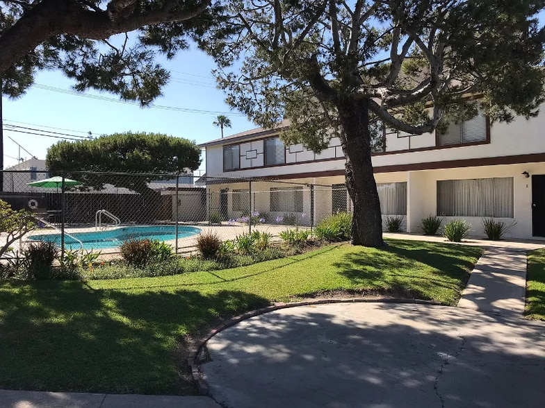 2977 Mendoza Dr