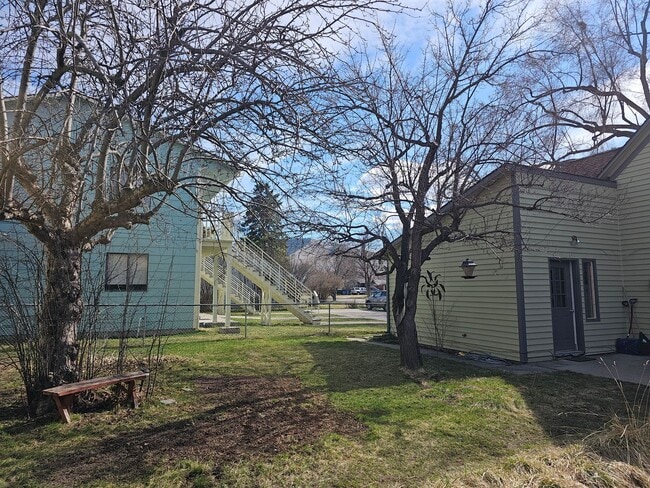 Building Photo - 1750-6th Unit B