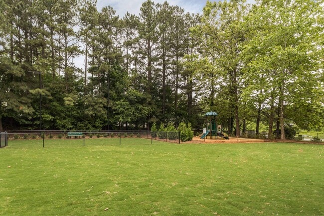Crestmont Apartment Homes