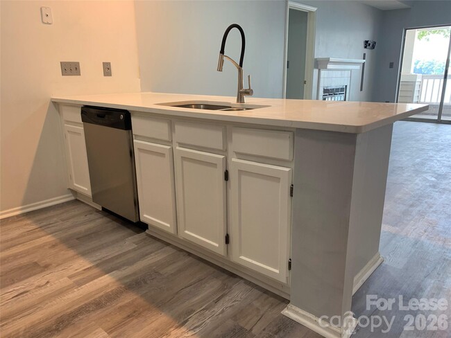 Photo - 912 Southwest Dr