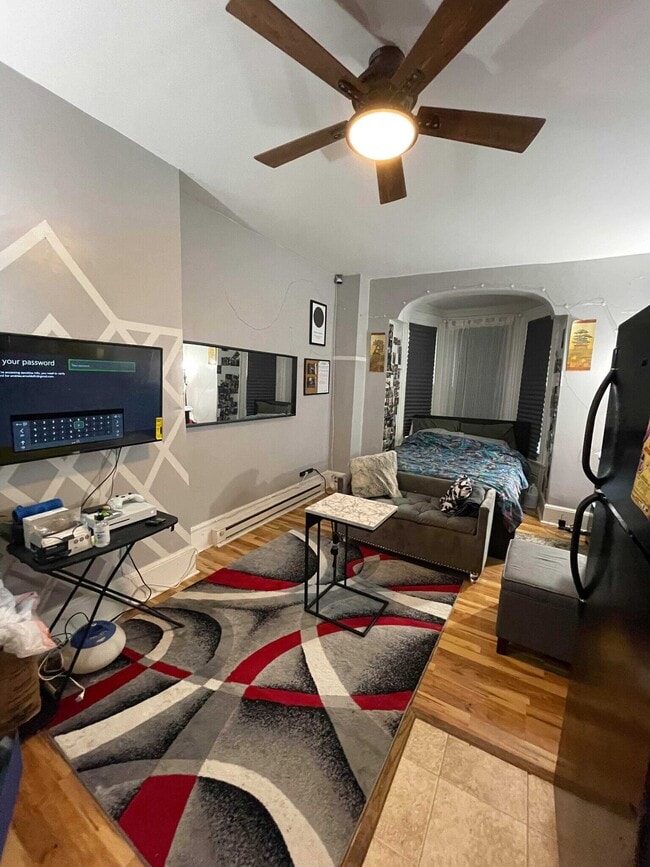 Unit 2R - 1617 N 18th St