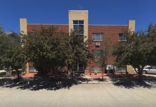 Building Photo - 306 E 18th St Unit 306 E 18th St  26