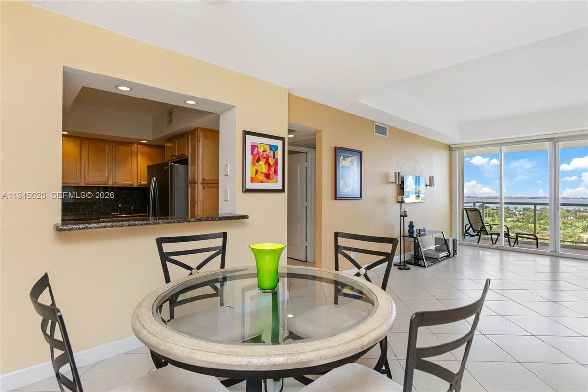 Photo - 5600 Collins Ave