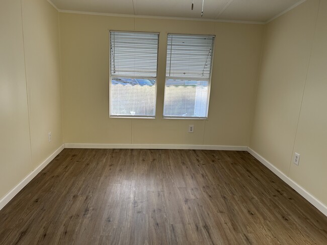 Master Bedroom - 612 Seaside Rd