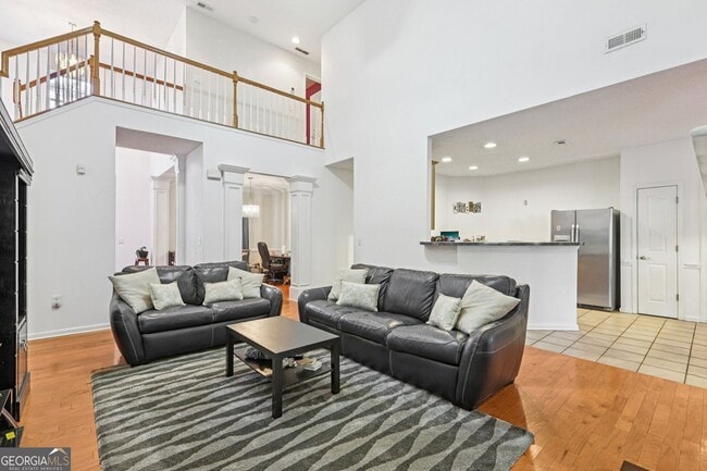 Photo - 255 Squire Ln