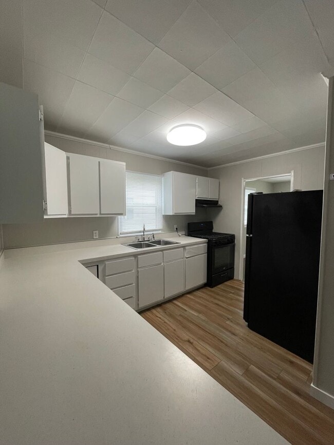 2142 Ulen Ln