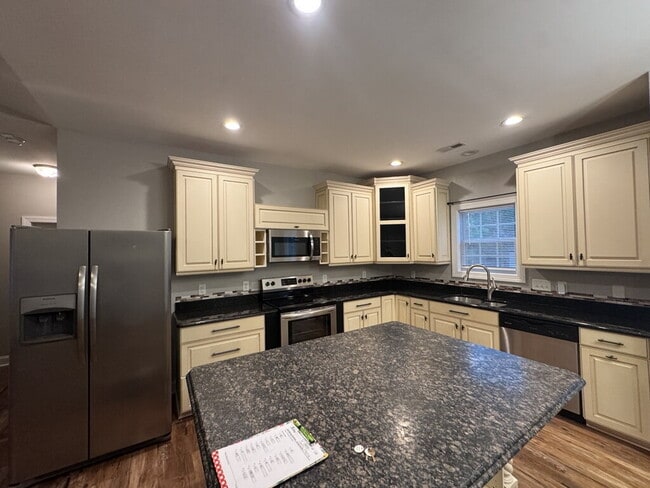 Photo - 106 Moonstone Ct