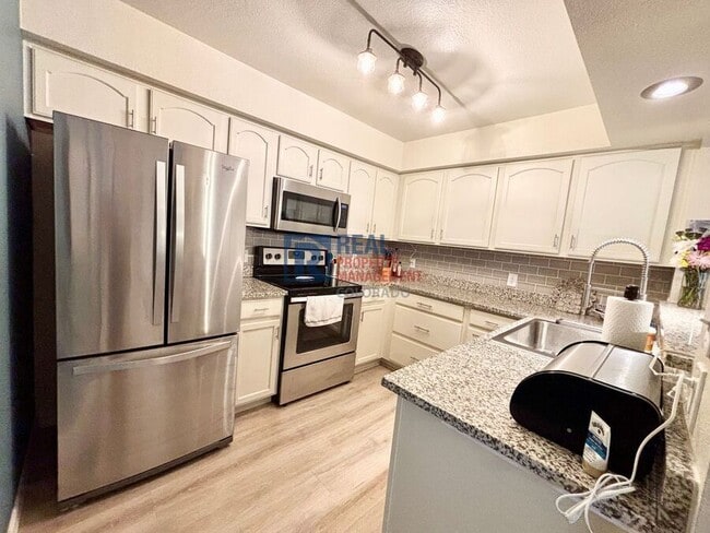 Photo - 13900 Lake Song Ln