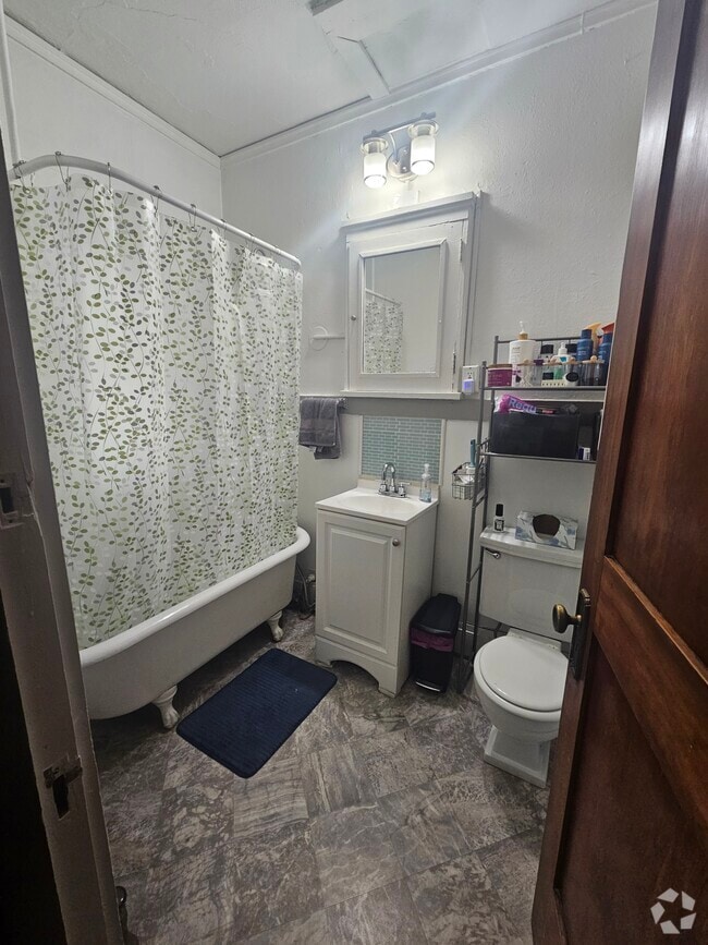 Building Photo - 304 W Grand Ave Unit #7 Rental