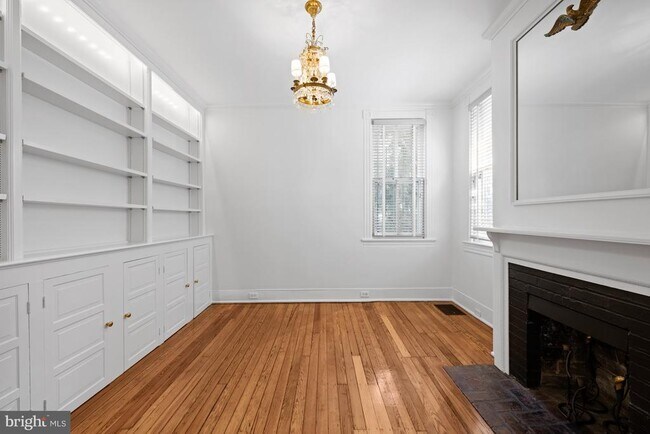 Photo - 1423 34th St NW