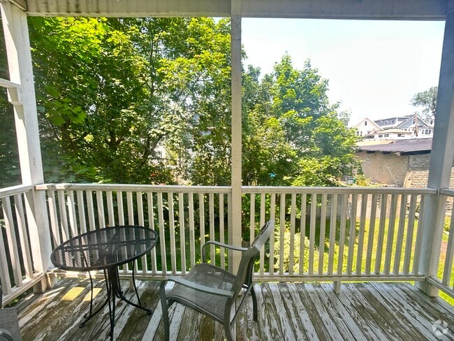 Building Photo - 83 Newbury St Unit 2 Rental
