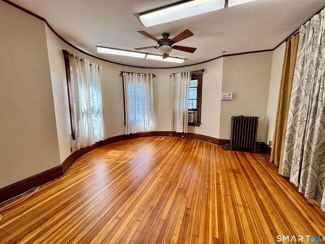 Photo - 1887 Summer St