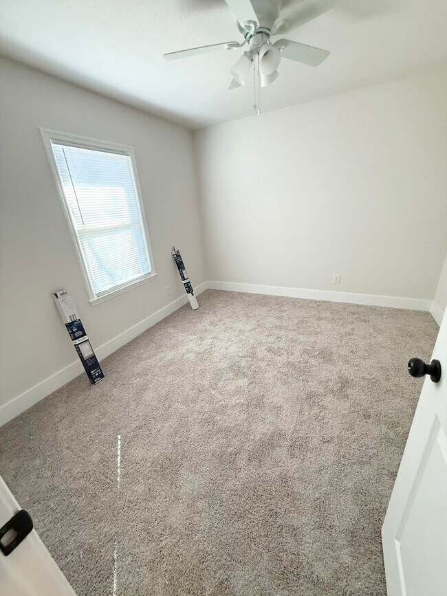 Photo - 140 Stone Mill Dr