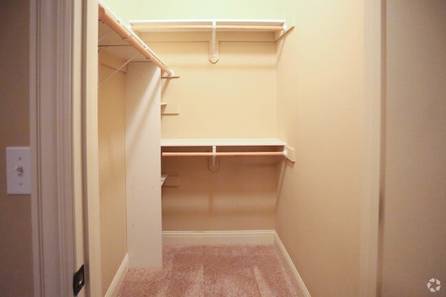 Floor Plan E - Closet - Swan Lake