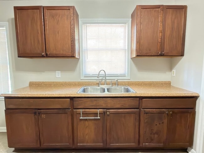 Photo - 1741 Ricardo St