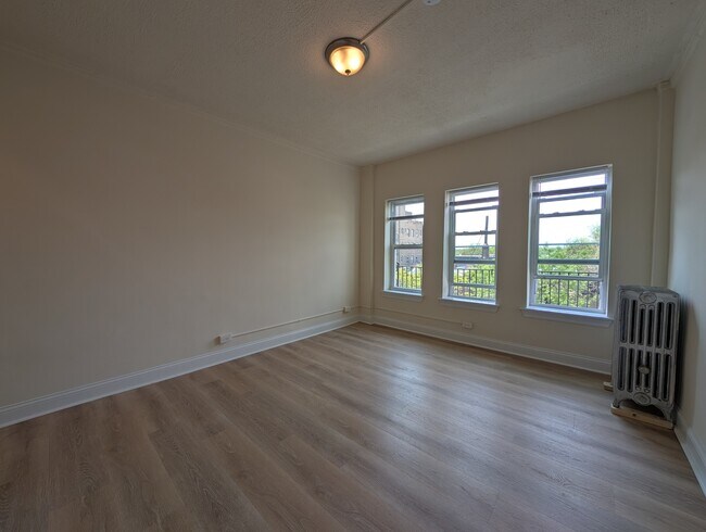 Photo - 5417 N Kenmore Ave