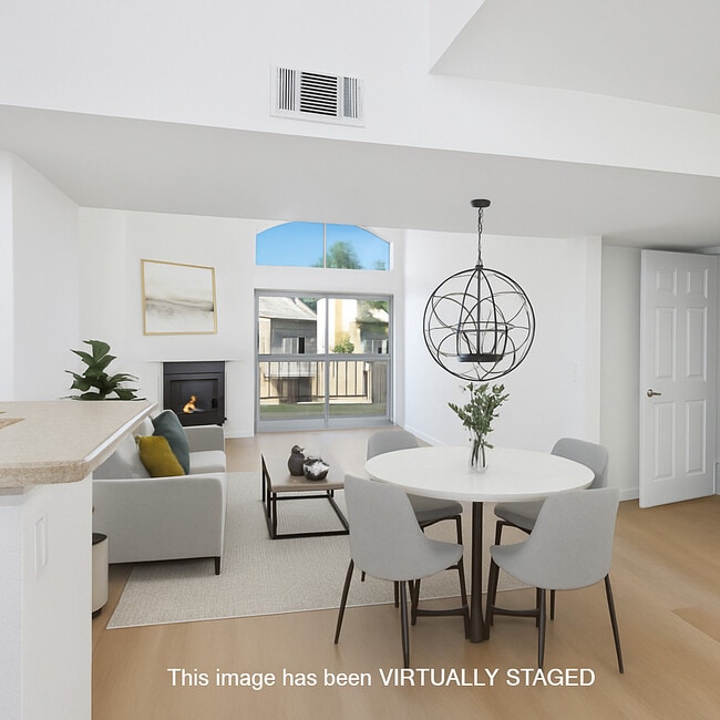 Building Photo - 5565 Canoga Ave Unit 301