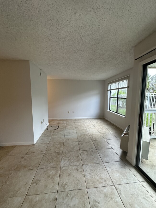 Photo - 225 S Tropical Trail