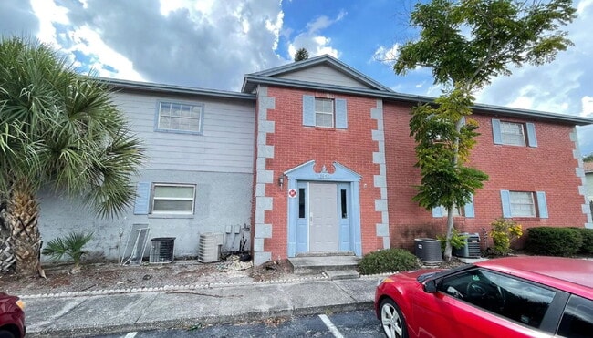 Photo - Stylish Remodeled 1BR Condo with Pool & Low HOA – Ideal Winter Park Investment Unit N-10C