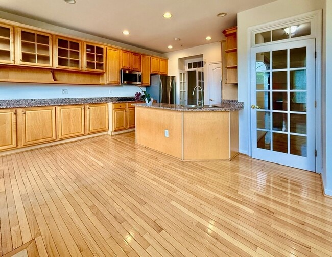 Photo - Brand new upgraded 4 Bedroom Townhouse for rent