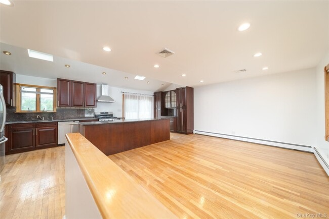Photo - 6 Manor Dr
