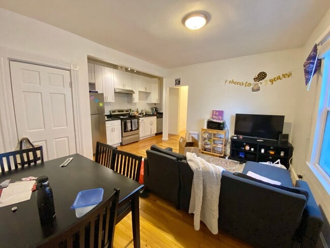 Photo - 12 Higgins St