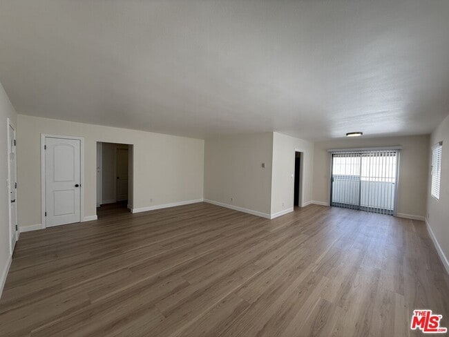 Building Photo - 314 S Clark Dr Rental