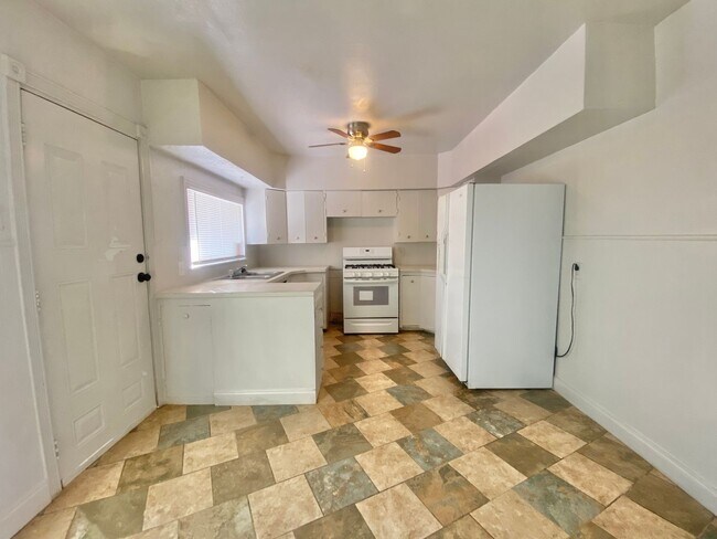 1923 39th St Unidad Front
