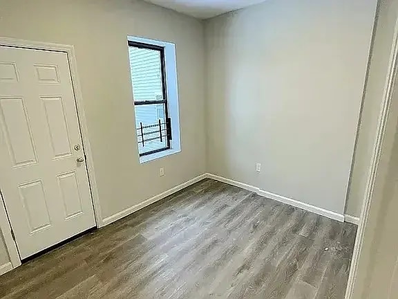 Photo - 383-385-385 Avon Ave Unit 383-2L