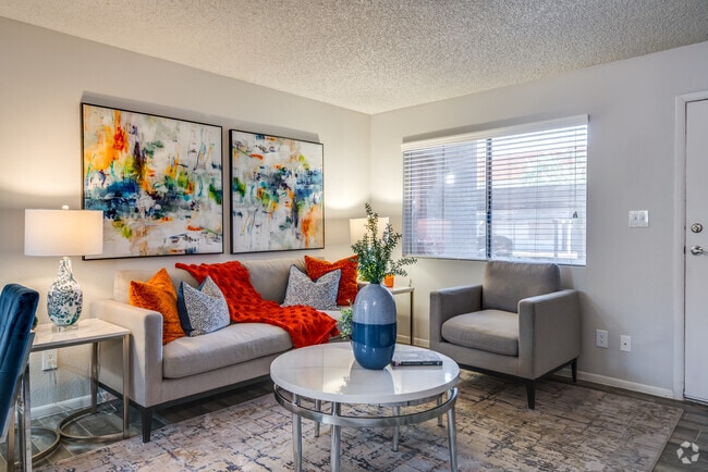 2BR, 2BA - 844SF