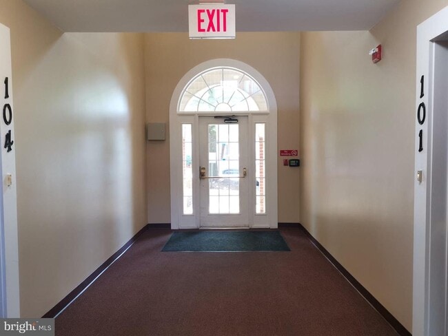 Building Photo - 18715 Sparkling Water Dr Unit 9-302