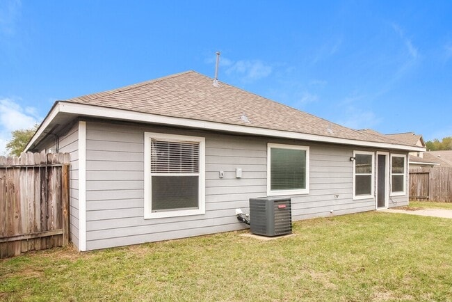 Photo - 5714 Straight Way