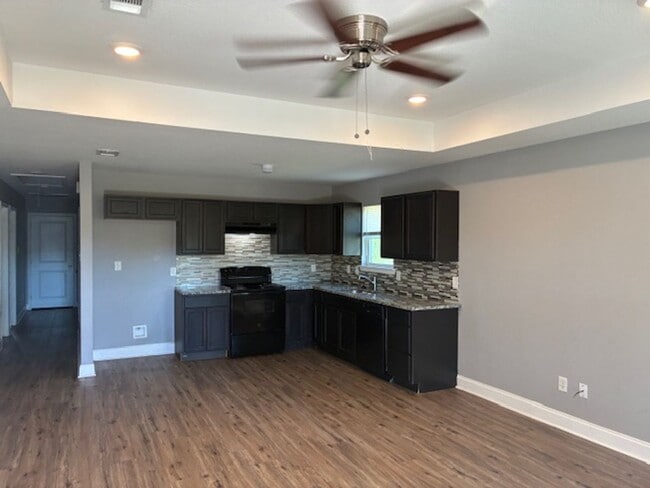 Photo - 3210 Bourland St