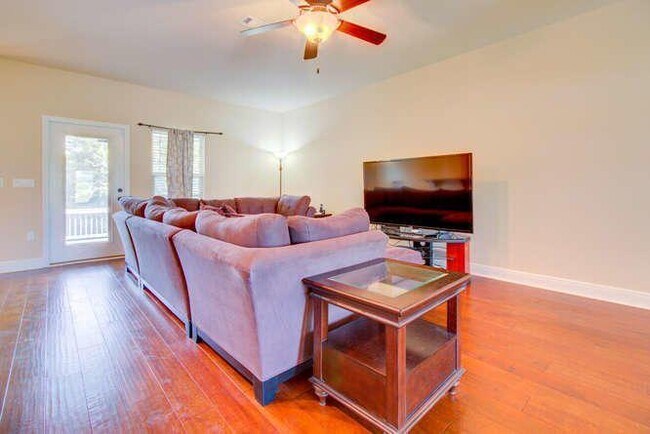 3368 Wild Hare Ln