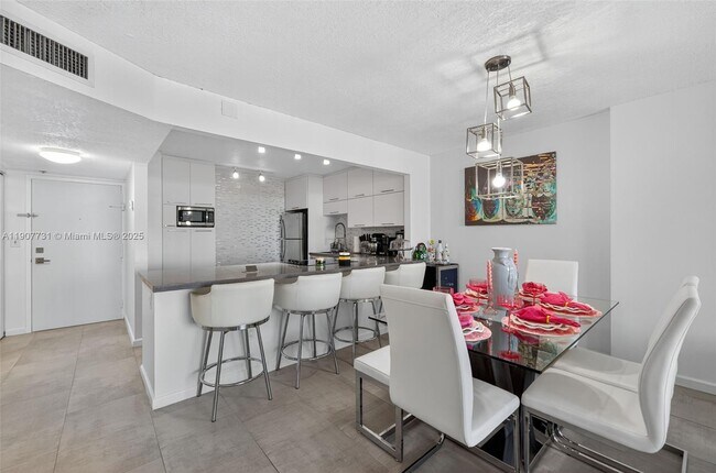 Photo - 2851 NE 183rd St Unidad 605E