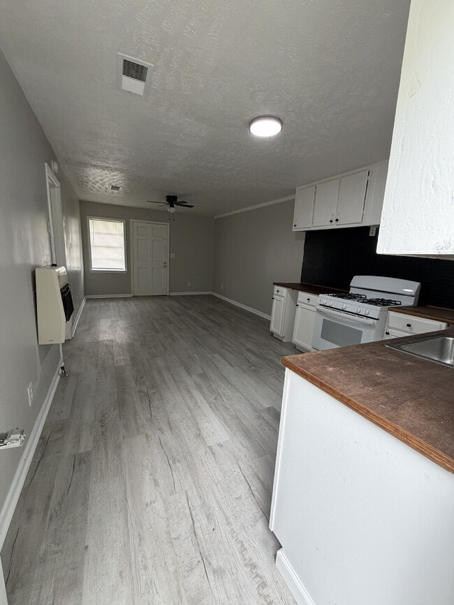 Photo - 2/1 in Pearl for $1200! Unit N