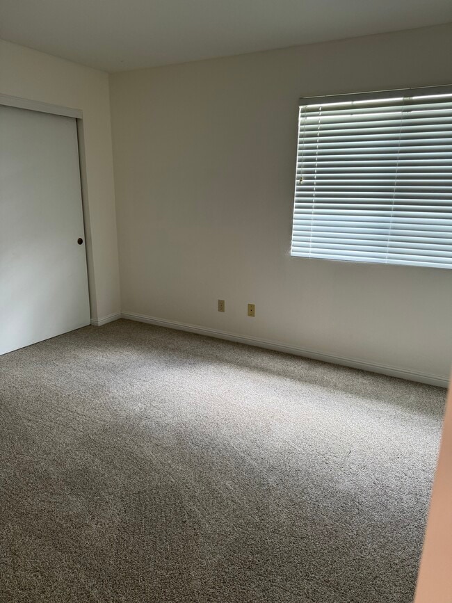 back bedroom - 4184 Breezy Glen Dr
