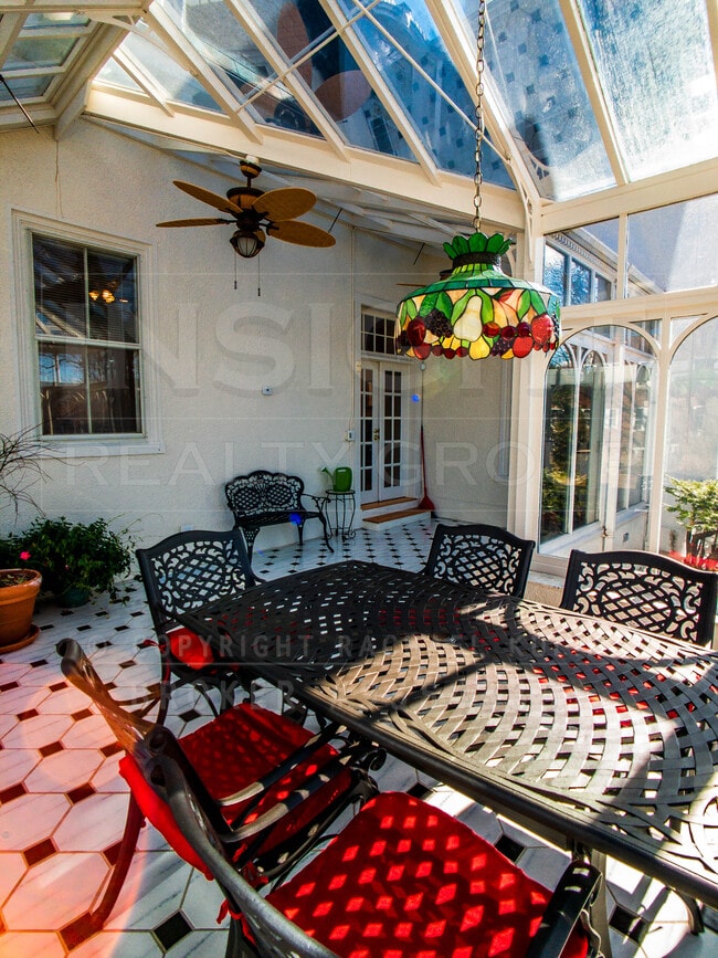 Photo - 61 Pond St Apartments Unit 1