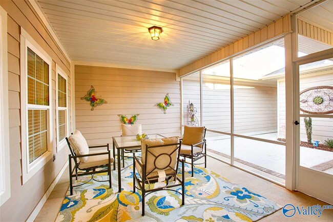 Photo - 13 NW Moore Farm Cir Condo Unit 13