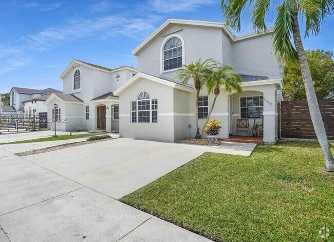 Building Photo - 16262 SW 139th Ct Rental