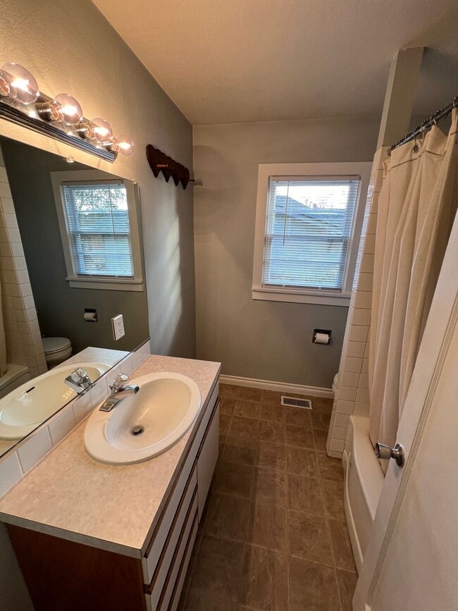 Move in special100 off first month's rent! Rental House Rental in