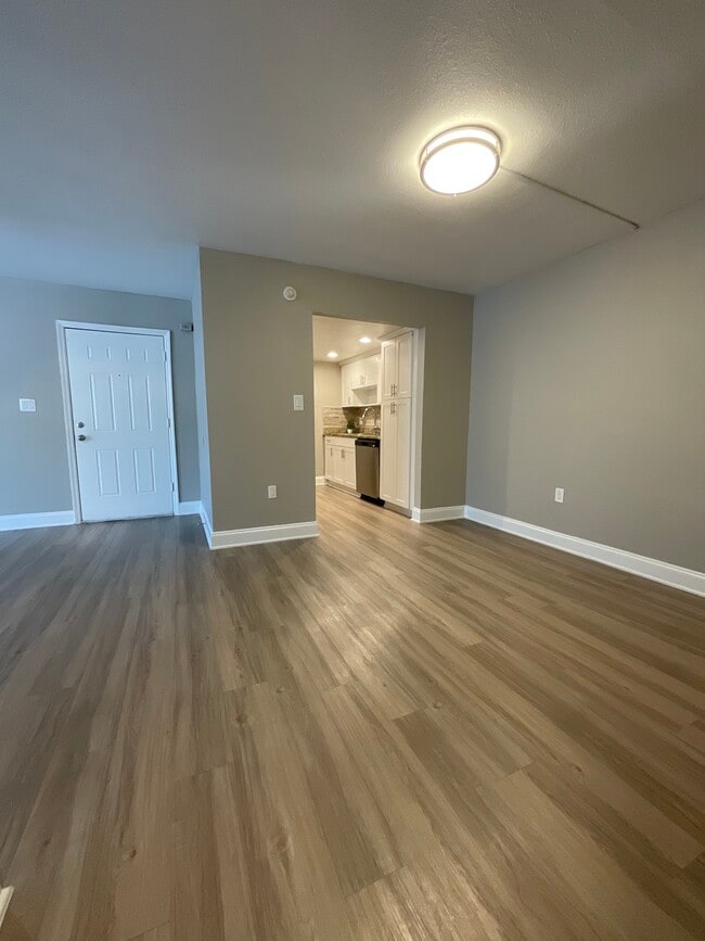 2BR, 2BA apartment home