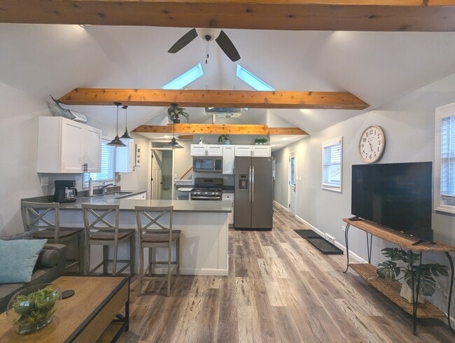 Photo - 1708 N Center St