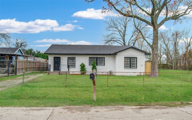 Building Photo - 3824 Topping St