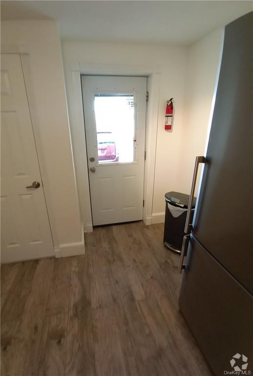 Building Photo - 11-15-15 W Main St Unit 13 Rental