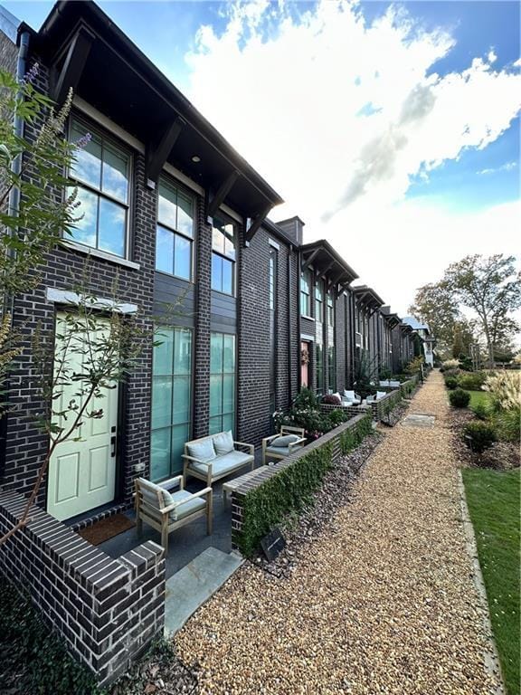 Photo - 210 Glasgow Ln