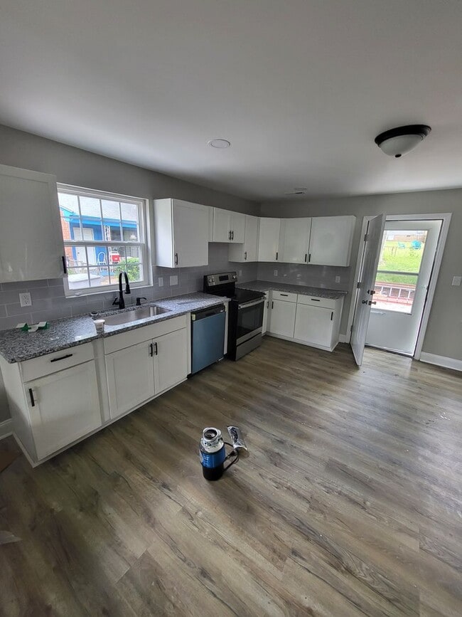Photo - Remodeled 3BR home minutes from Uptown Cha...