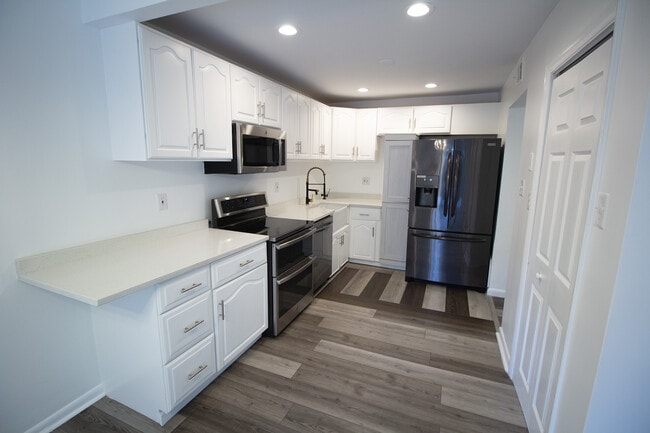 Building Photo - 5752 Thunder Hill Rd Rental